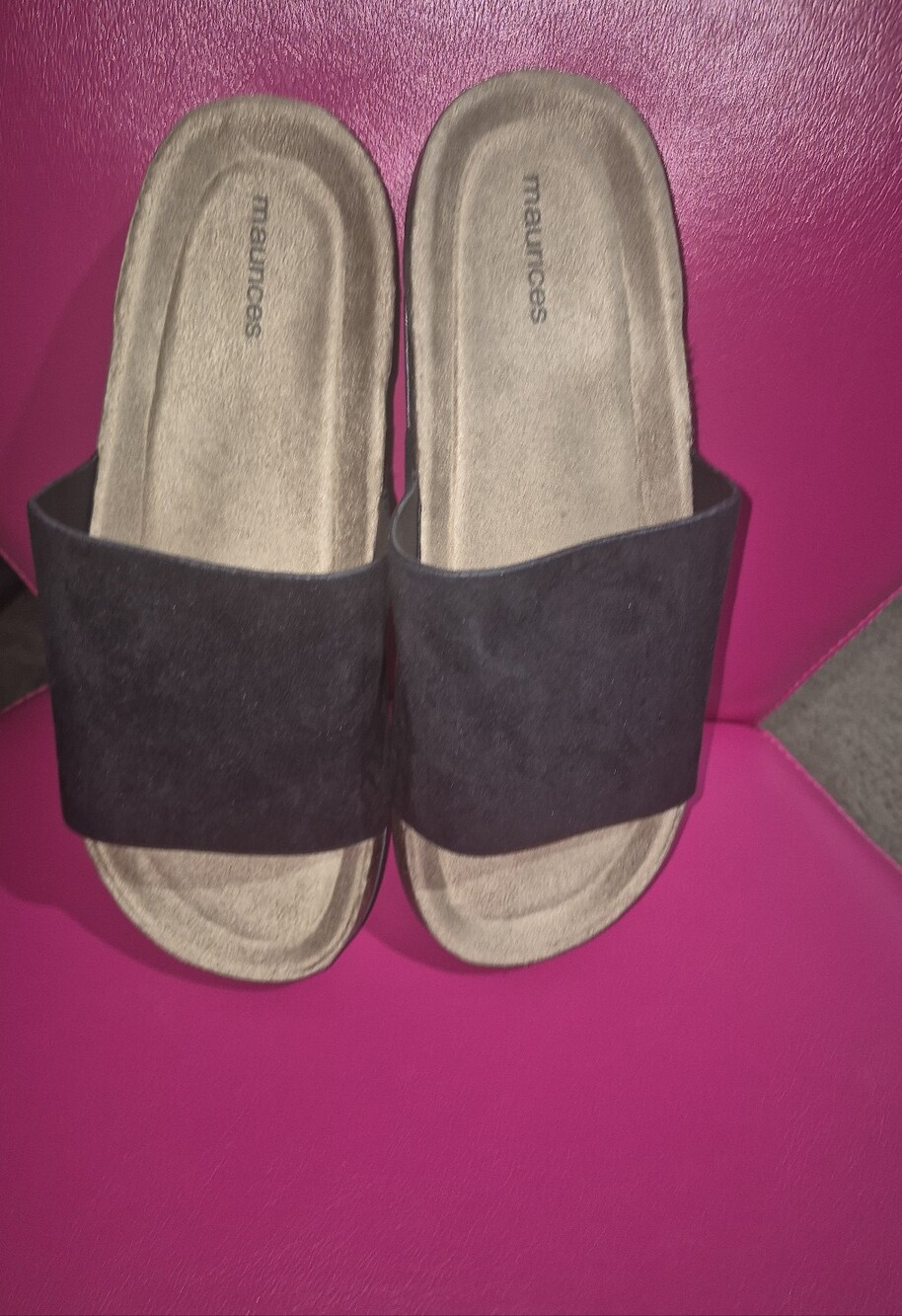 Maurices Black Slides